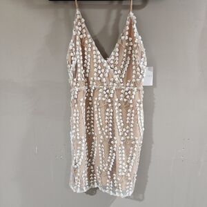 Nude Floral Dress with White & Gold Accents Winona Australia NWT Sz Small